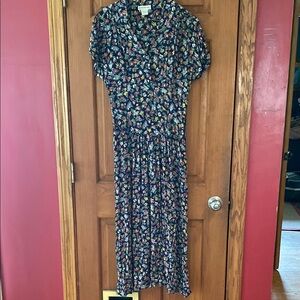 Banana Republic vintage  Navy and White 40's style Midi Dress with short sleeves